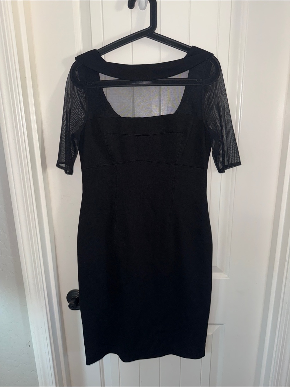 Vera Wang sz 6 Classic Black Sheath Dress with Mesh Sleeves with collar